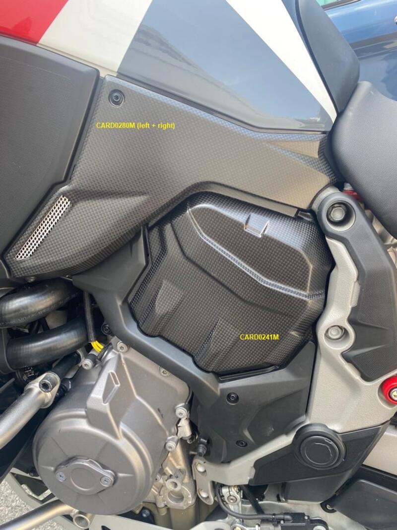 Cover Teste Motore Destra In Carbonio Opaco per Ducati NeroA1