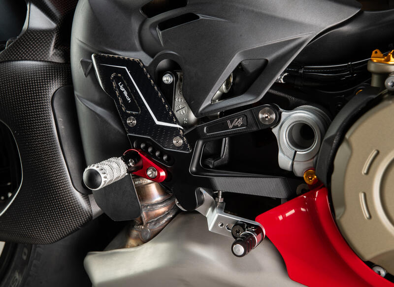 Pedane Regolabili Con Poggia Piedi Fissi per Ducati Nero