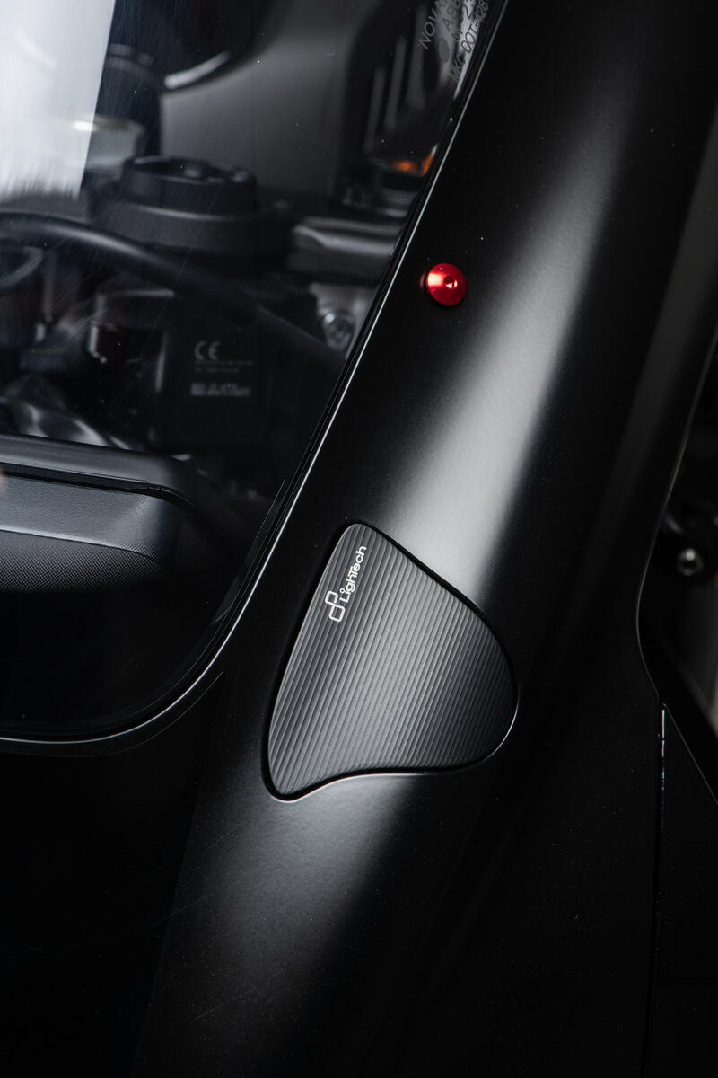 Coppia Tappi Sede Specchio per Yamaha Nero