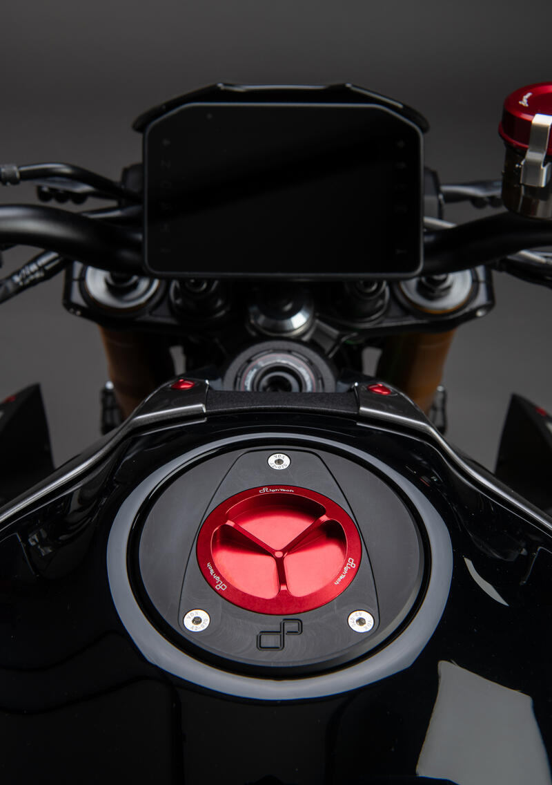 Fuel Tank Cap with Spin Locking for Kawasaki Rosso